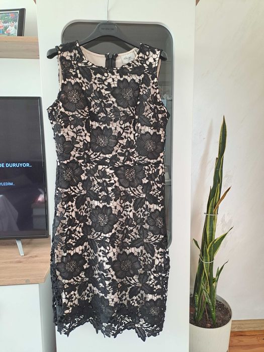 Елегантна  рокля *