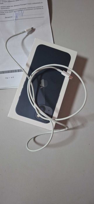 iPhone 13 128GB – кутия, кабел, документи – много запазен