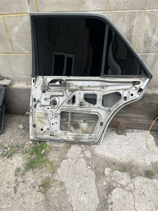 Двери мерседес 124