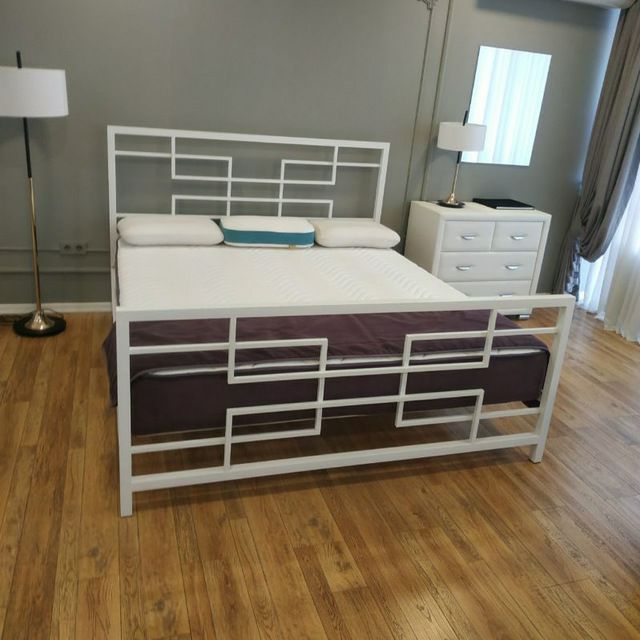 Кованные кровати в стиле лофт и хай-тек