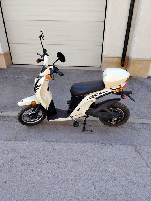 електрически скутер