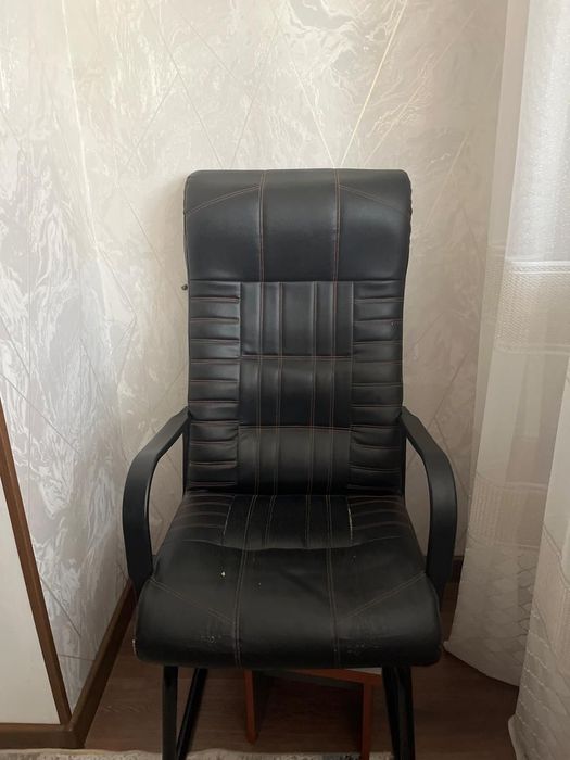 Продается кресло чистая кожа