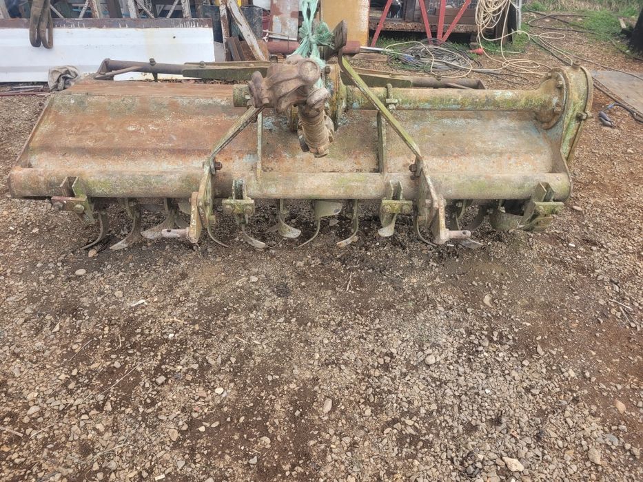 Vând freza de pământ marca Dondi