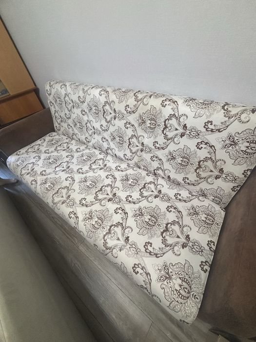 Продам диван в хорошем состоянии