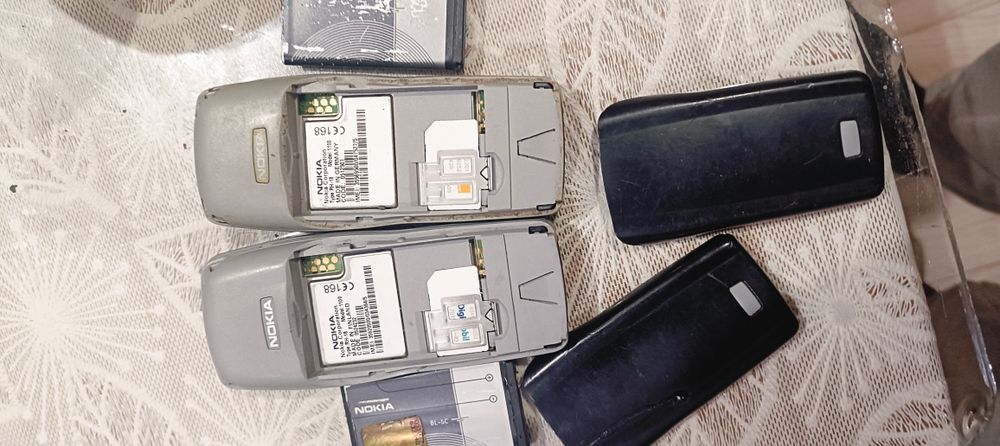 Nokia 1100 și 3410 și 3310