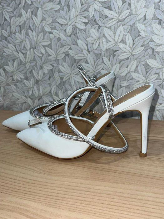 Белые туфли на выпускной