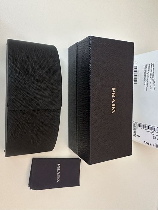 Оригинални очила Prada