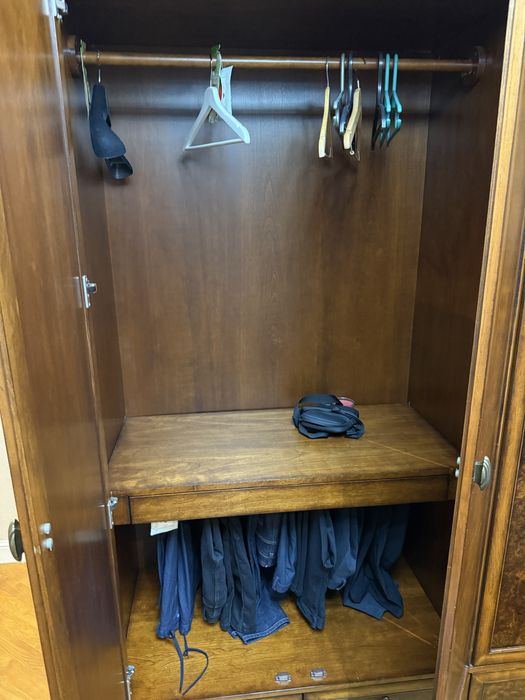 Продаю спальный гарнитур