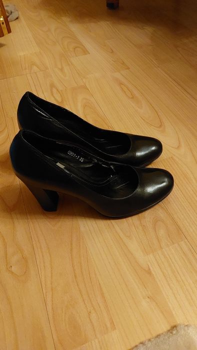 Туфли кожанные черные basconi