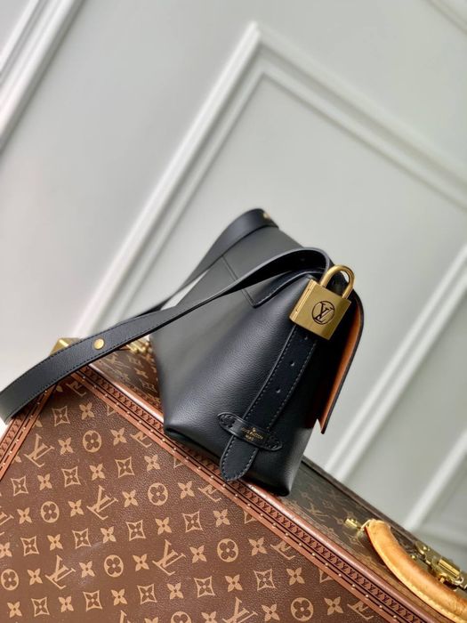 Geanta Louis Vuitton Low Key Messenger
