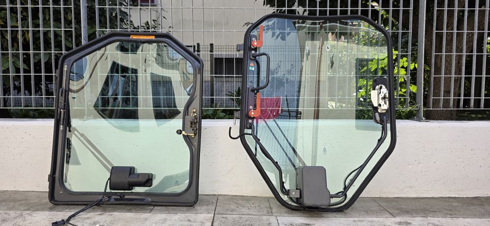 Ușă geam sticlă originală  BOBCAT miniincarcator  mini incarcator