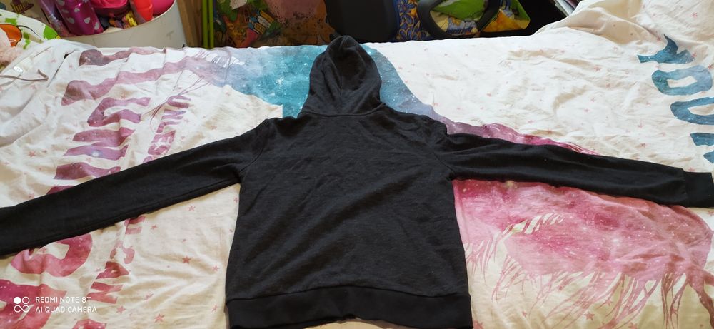 Суичър 15 лв.