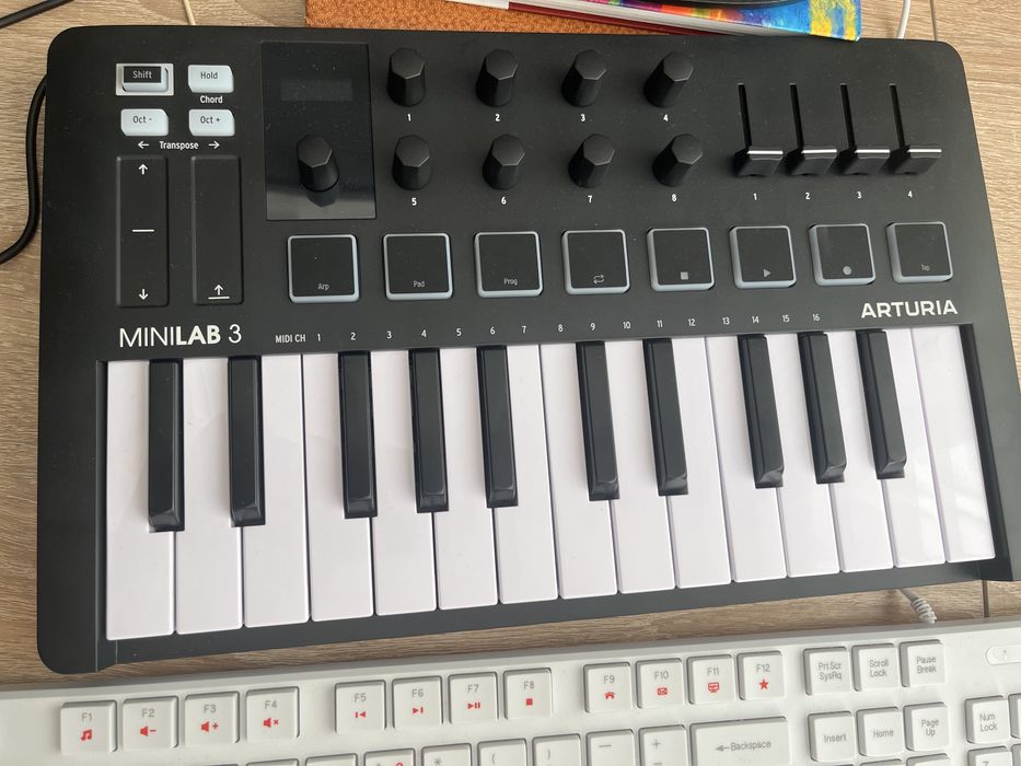 MIDI-клавиатура 3