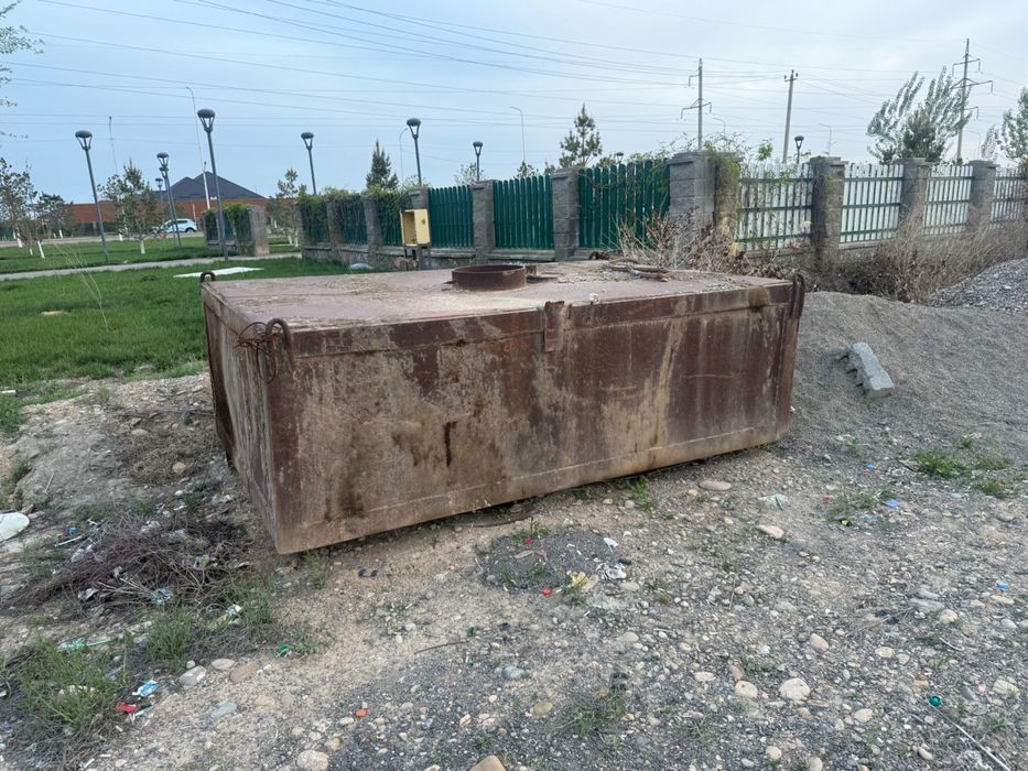 Емкость 5 тонн продам