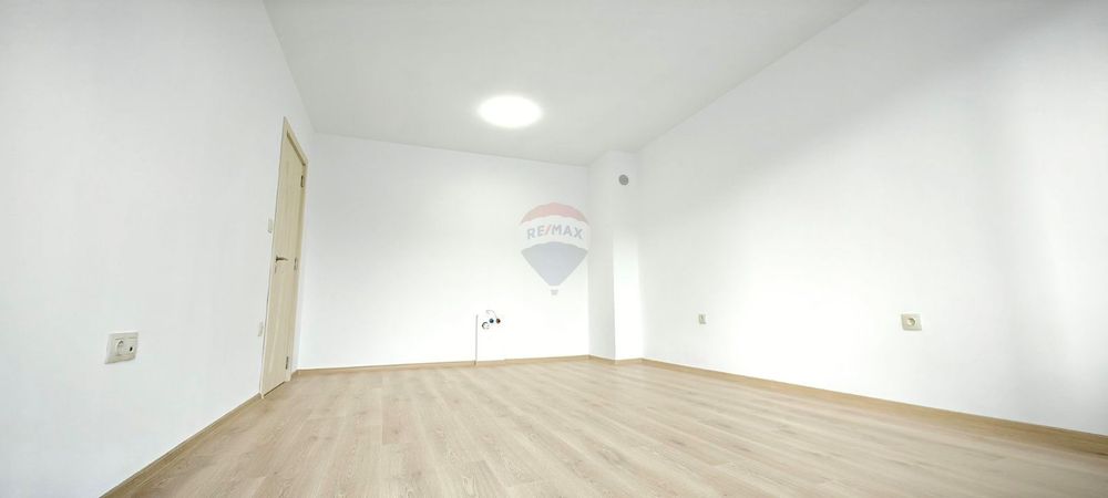 Продава се Тристаен апартамент в Варна, Младост 1 - 61 кв.м за 1329 €/кв.м - Снимка #1