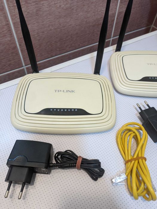 TP-LINK TL-WR841N Wifi router.