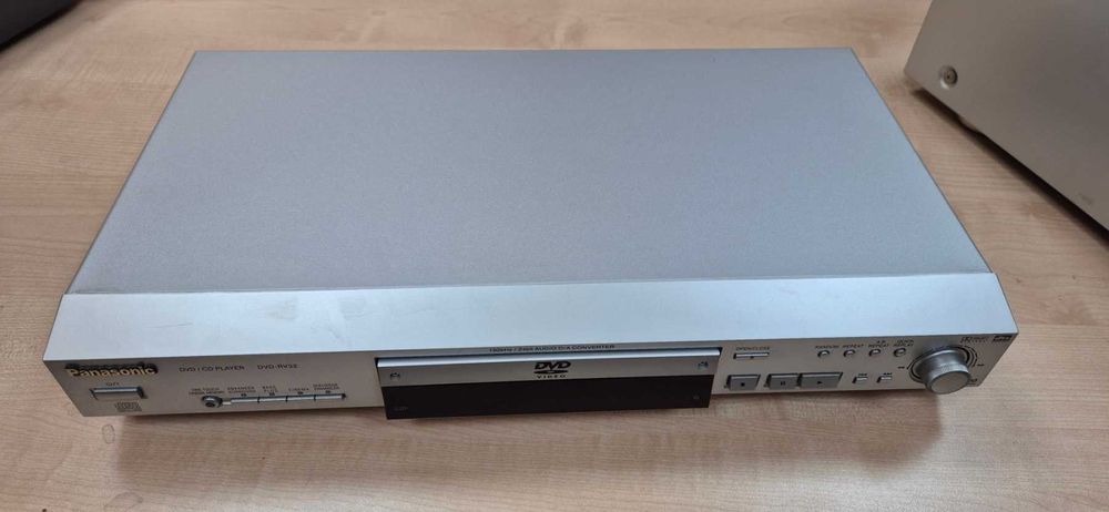 Продавам домашен DVD player Panasonic DVD-RV32 - 50 евро