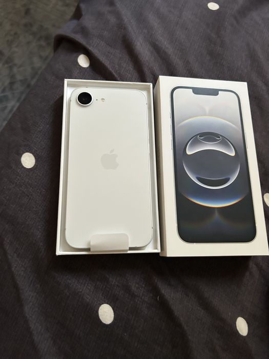 Продава се Iphone 16e 128bg Чисто нов