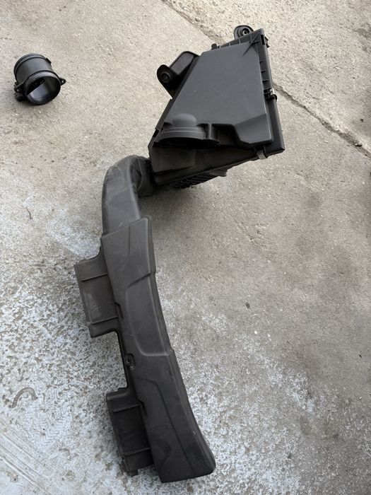 Carcasa filtru aer bmw e90 e91 e92 e93 330d 245cp n57