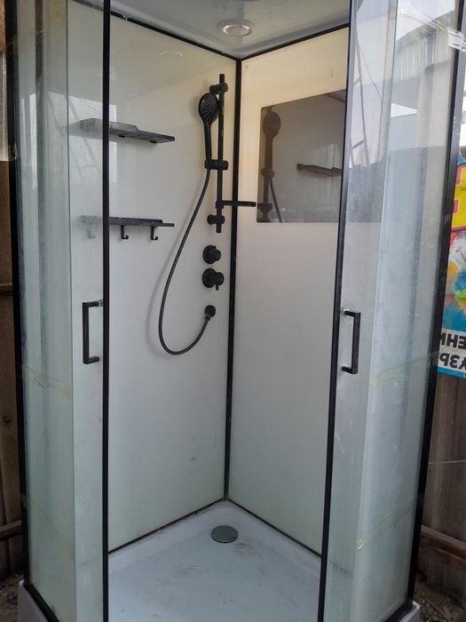 Душевая кабина, угловая.