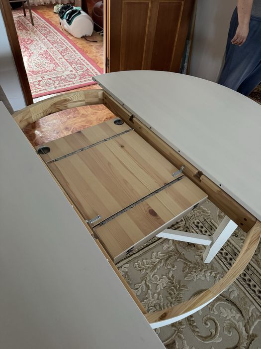 Продам Ikea обеденный стол