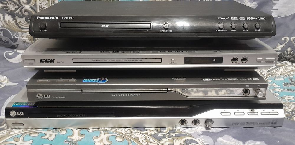 Видеомагнитофон Hitachi