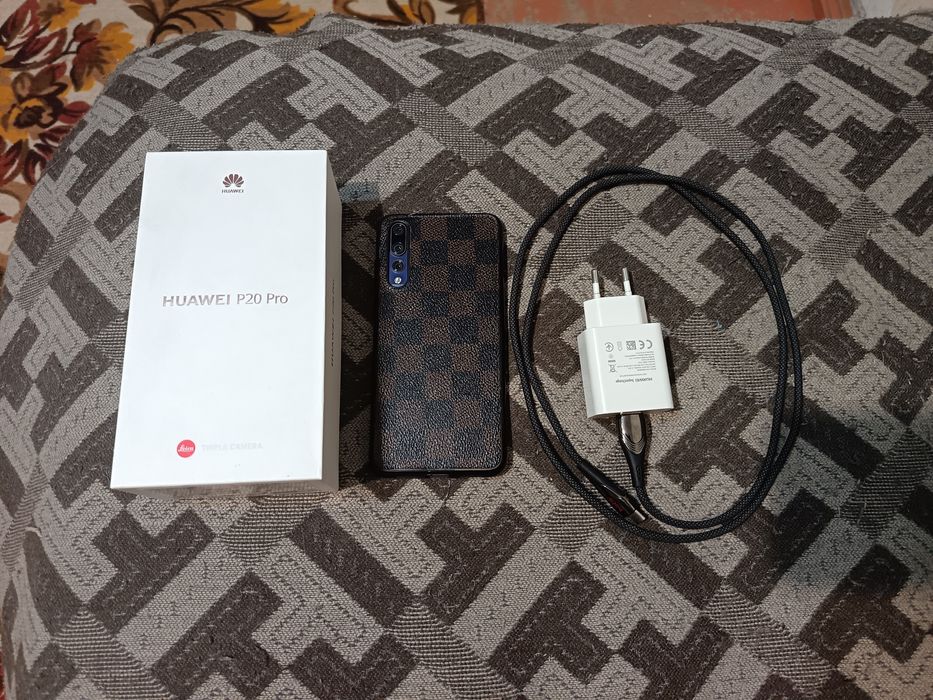 Телефон HUAWEI  P20 Pro. 128гб.