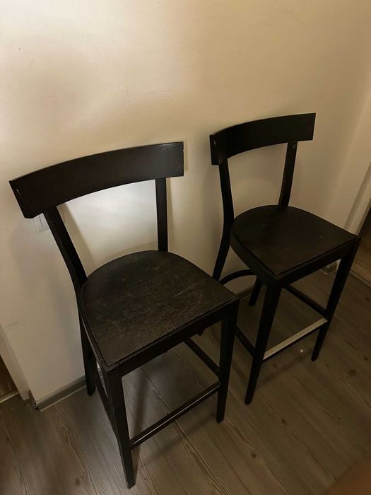 2x scaun cu spatar inalt bar din lemn culoare mahon se poate revopsi