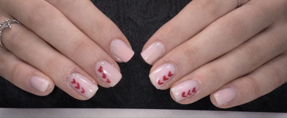 Маникюр и педикюр на изгодни цени