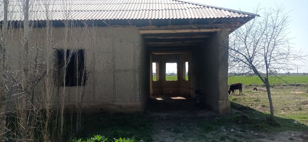 Уй сотилади 10сотх