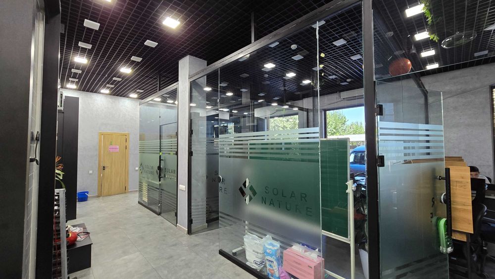 Готовый офис на первом этаже в нежилой здании с ремонтом.