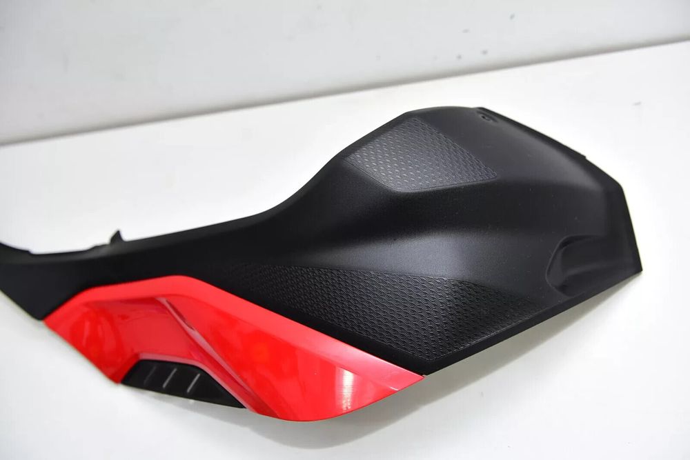 BMW S1000R K63 2021- Carena rezervor de combustibil dreapta