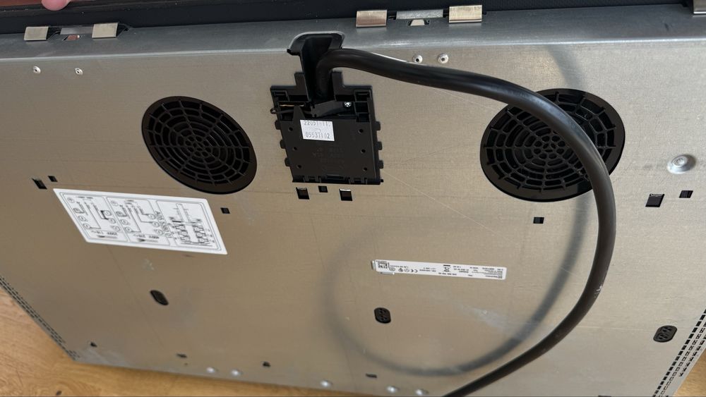Индукционен плот Electrolux EIV8457 (80 см) – за ремонт / части