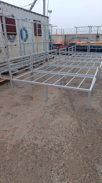 кровать металлическая