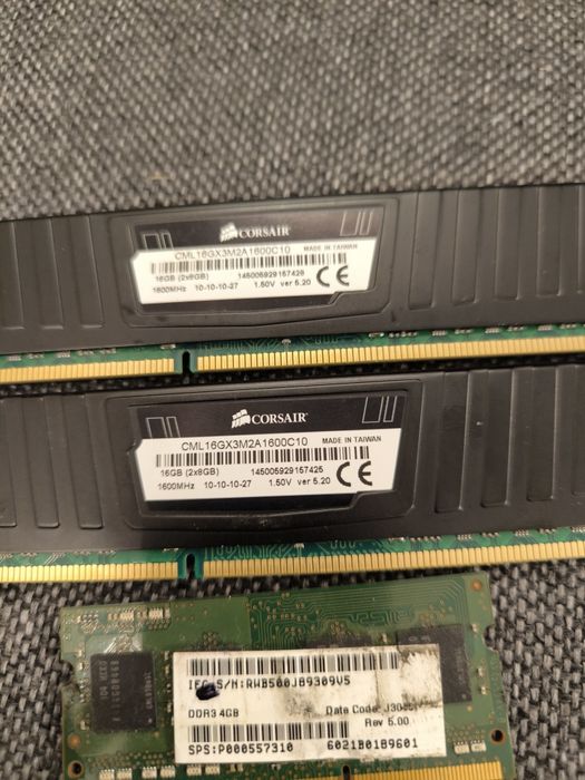 De vânzare plăcute memorie RAM 8 gb