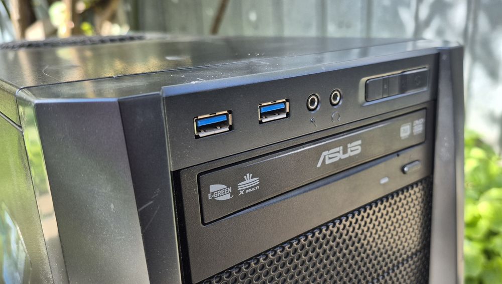 Carcasa gaming pc Antec