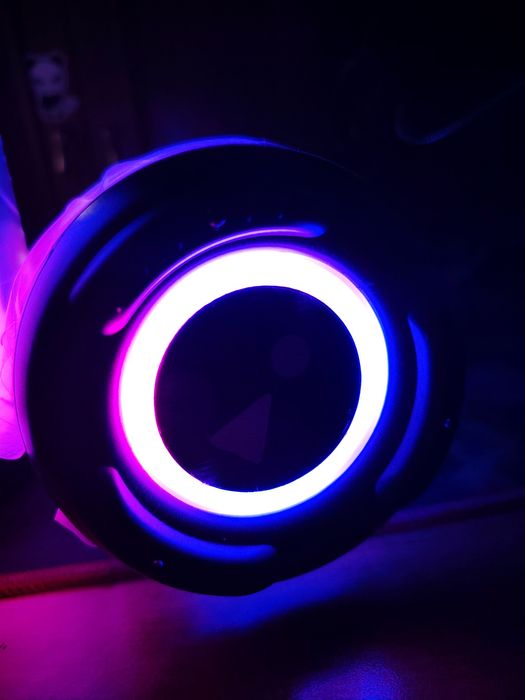 Boxa Portabila JBL Pulse 5 Sunet 360 si Spectacol de Lumini LED Noua