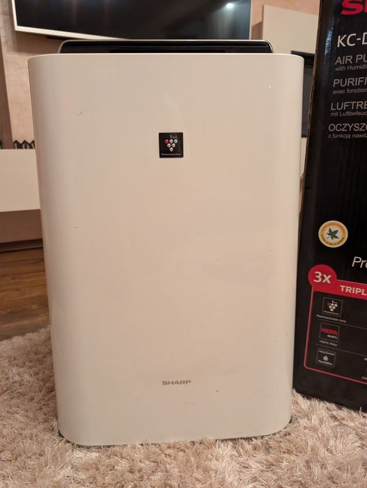 Vând purificator de aer cu ionizare (plasmacluster) Sharp