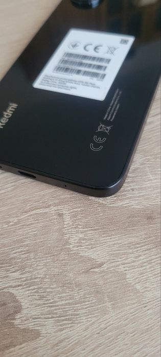 Продавам Xiaomi redmi 13