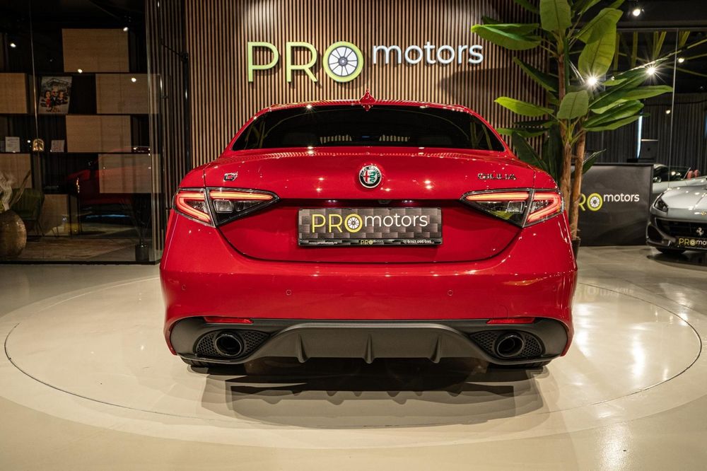Alfa Romeo Giulia 2023 benzină, 42.404 € — imagine 5