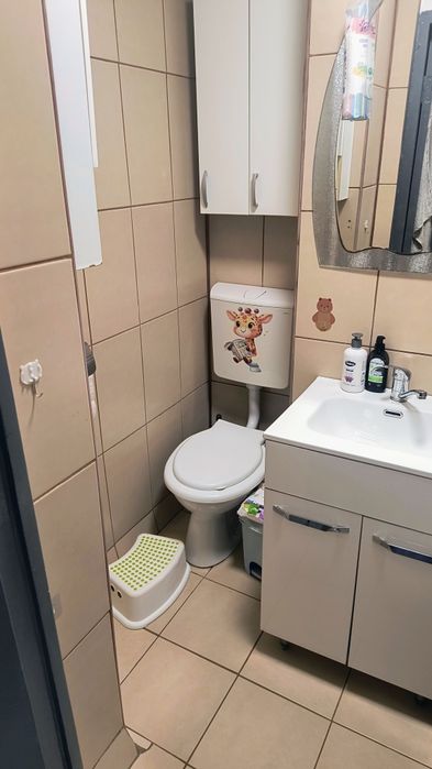 Inchiriez apartament 3 camere