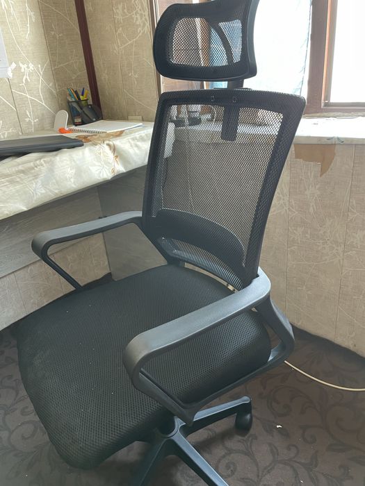 Ofisni kresslo ergonomik