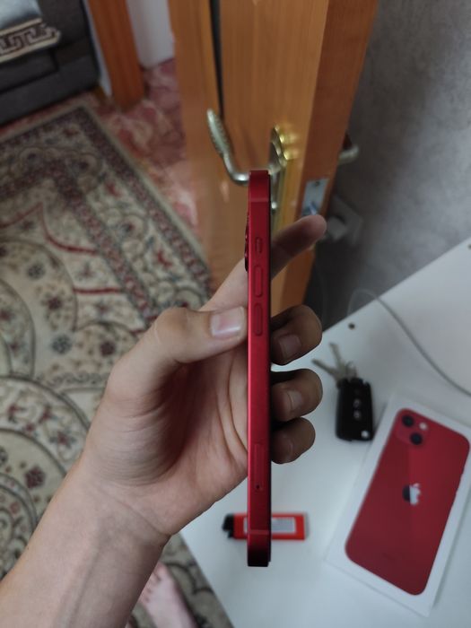 продам айфон 13