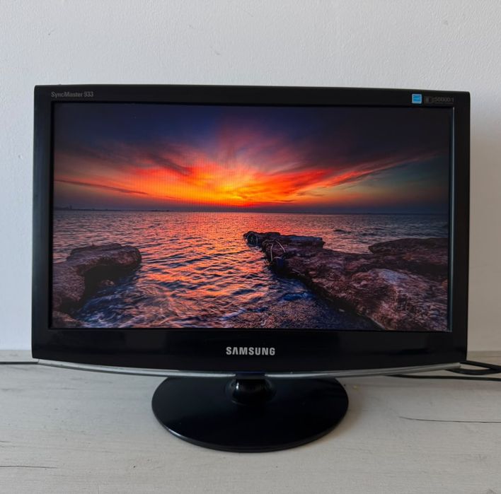 Монитор Samsung SyncMaster 933 (19 дюймов) / В отличном состоянии