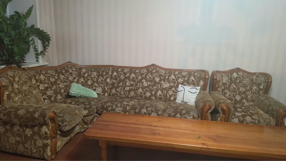 Продам диван и кресло