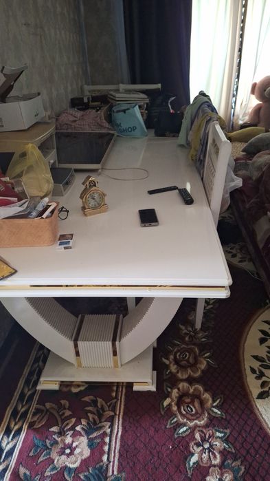 Продам стол и 10 стульев