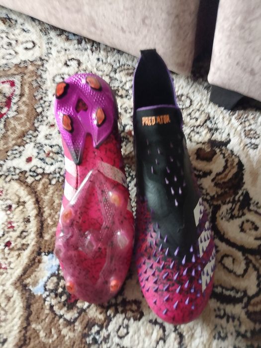 Фтбольные бутсы Адидас Предатор