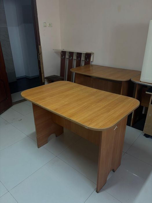 Продам стол 4 штуки