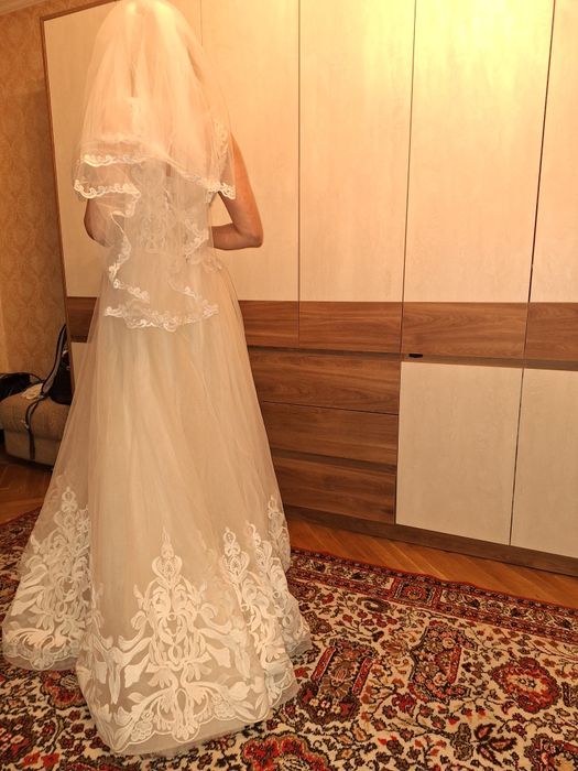 Сватбената рокля