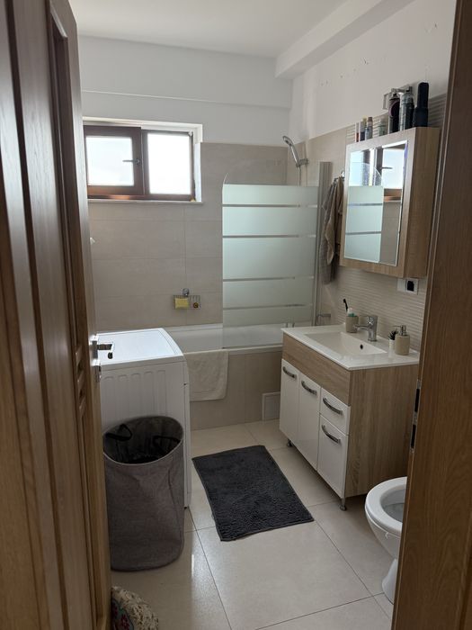 Inchiriez o camera intr-un apartament de 2 camere,zona Buna Ziua